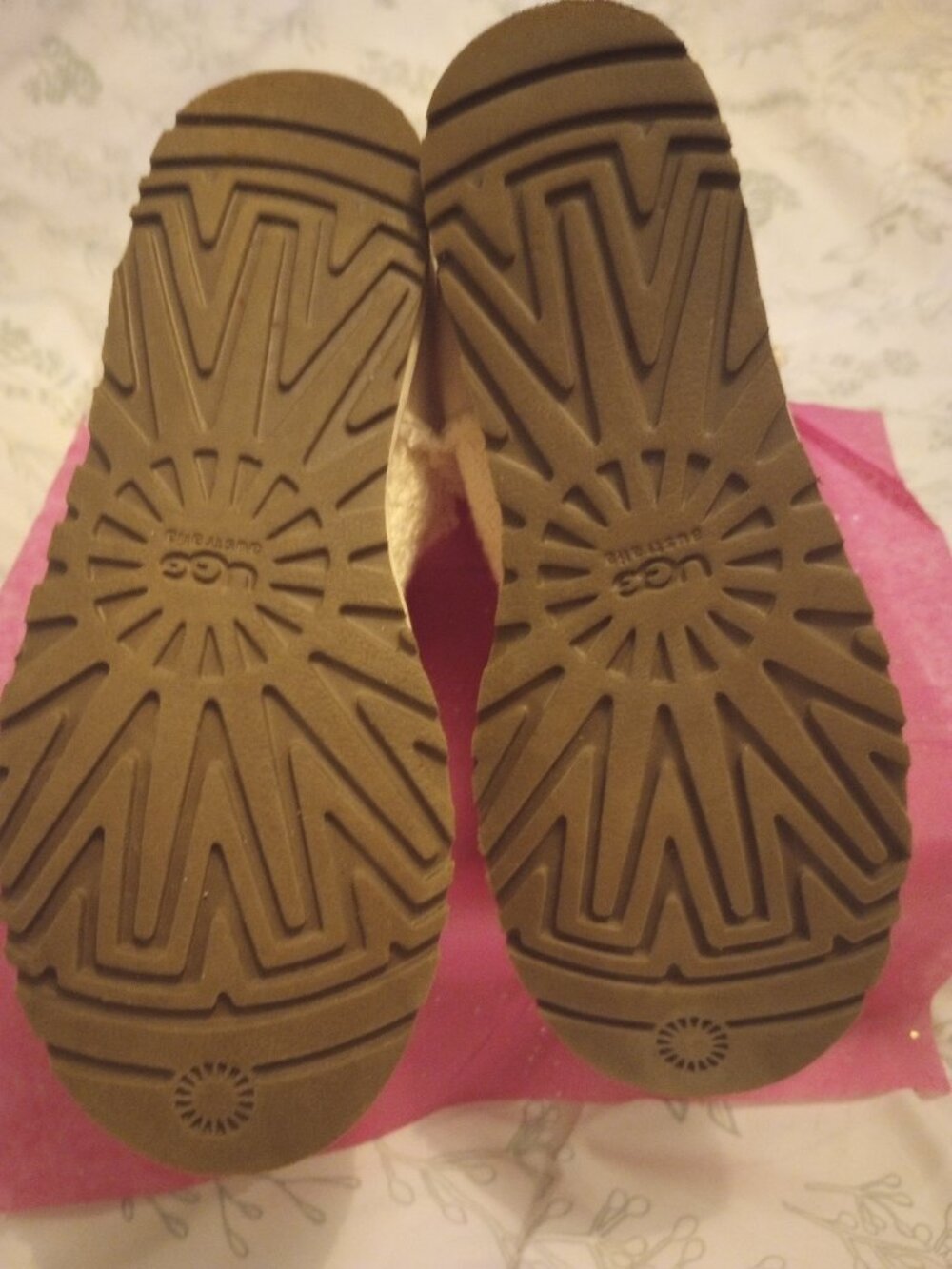Uggs (original) textile & sheepskin boots sz 8 cream pre owned! - Picture 2 of 4
